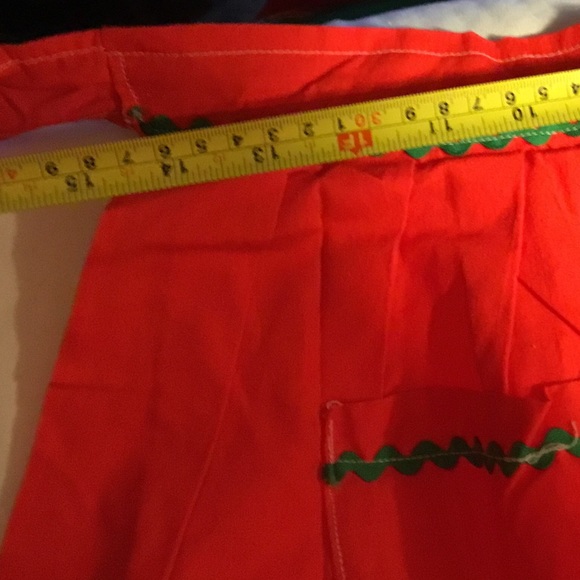 💥3/$20 Christmas Red with Green-Colored RicRac Apron - Picture 5 of 5